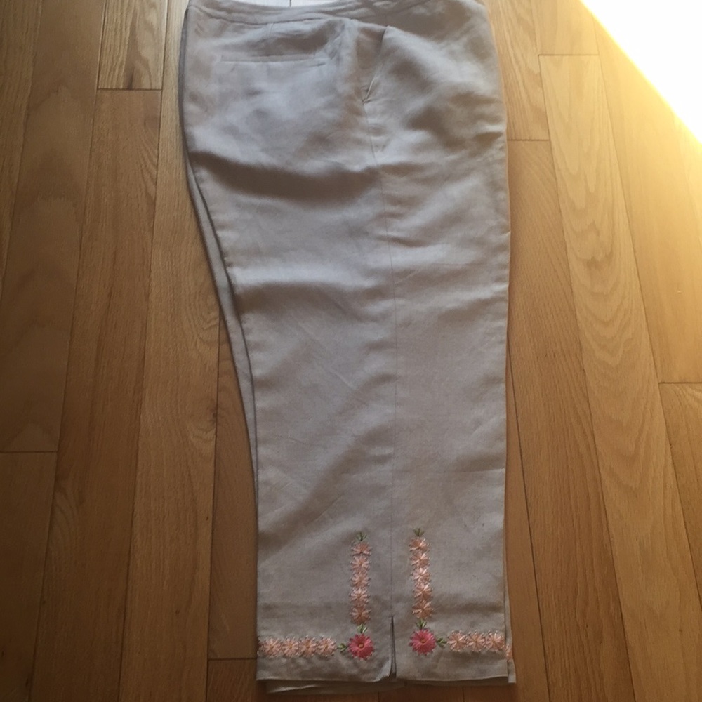 Beige Linen Embroidered Capris Size 14